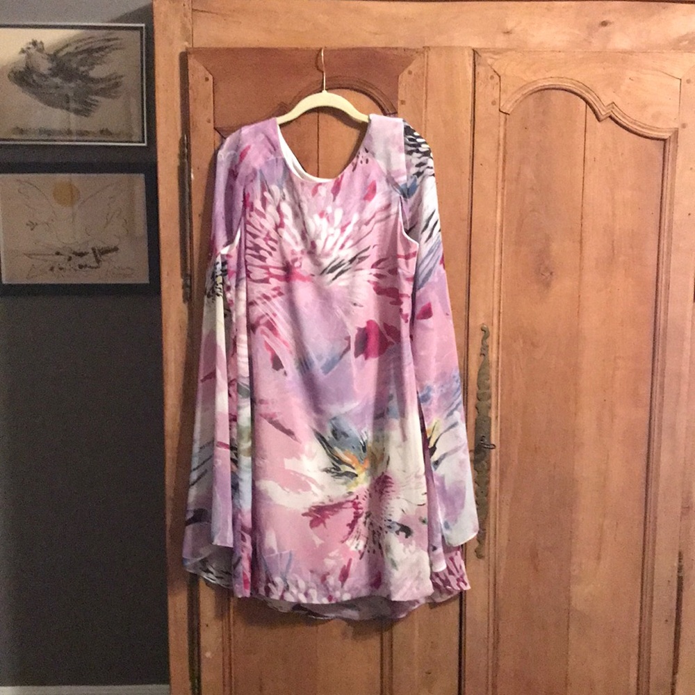 Cartise cape dress 👗💥🔥